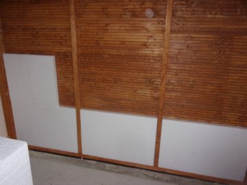 Na zateplení bočních stěn zahradního domku jsme použili 4 cm silný polystyrén