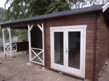 Chata Kukka s proslenými dveřmi izolačním dvojsklem 3-6-3 mm