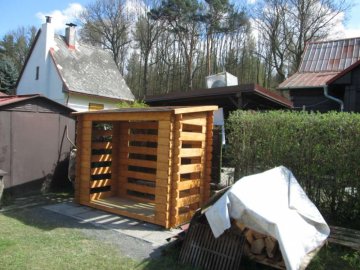 Přístřešek na dříví - Beroun, duben 2016