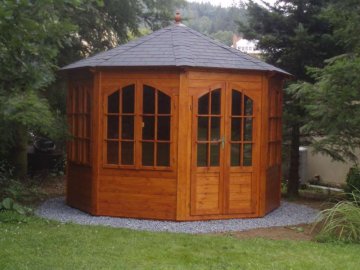 Zahradní altánek - České Budějovice, srpen 2009