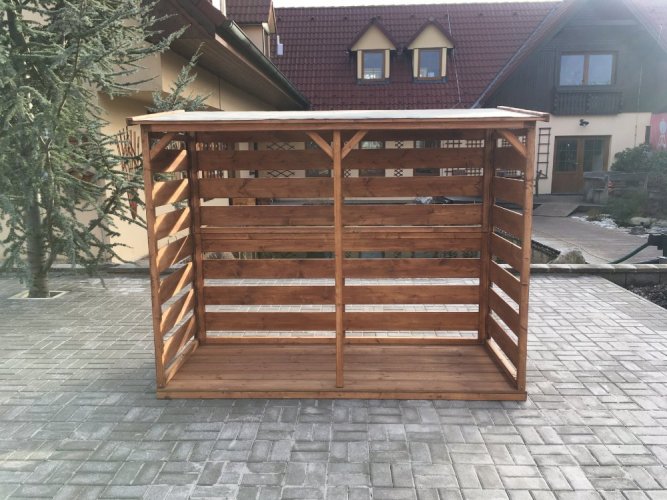 Přístřešek na dřevo (2)