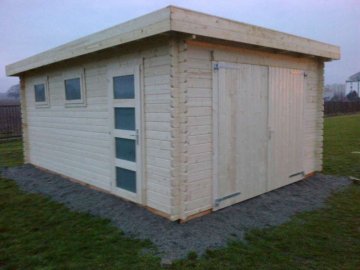 Garáž s rovnou střechou - Cheb, září 2012